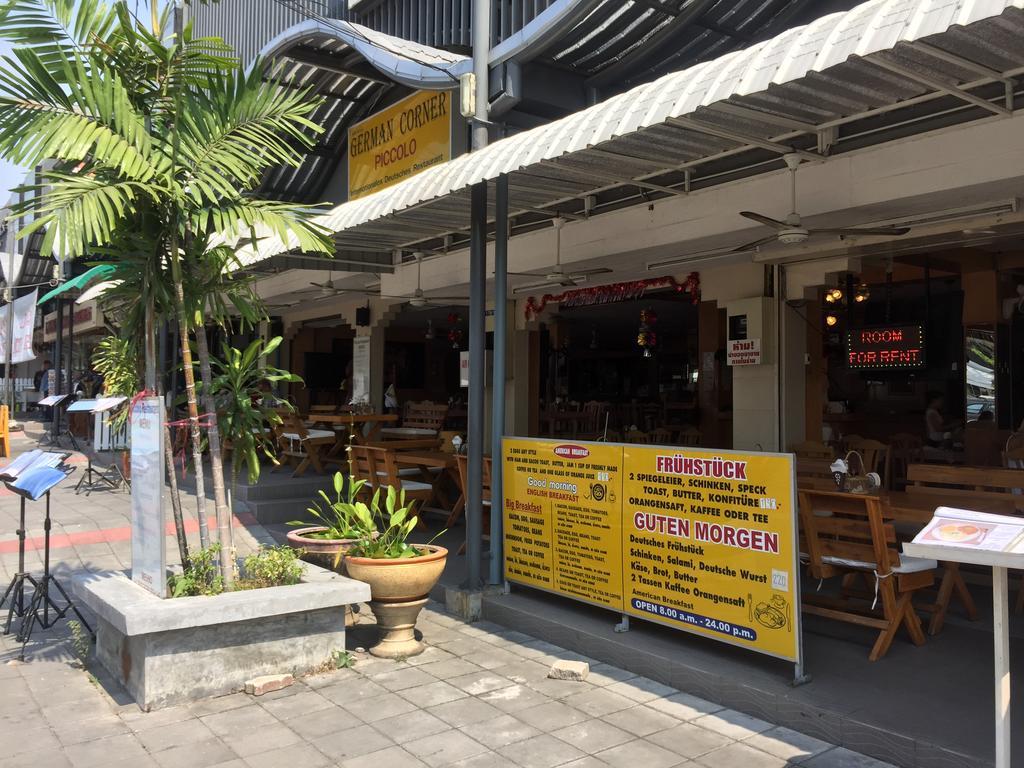 Piccolo Restaurant And Guest House Патая Екстериор снимка