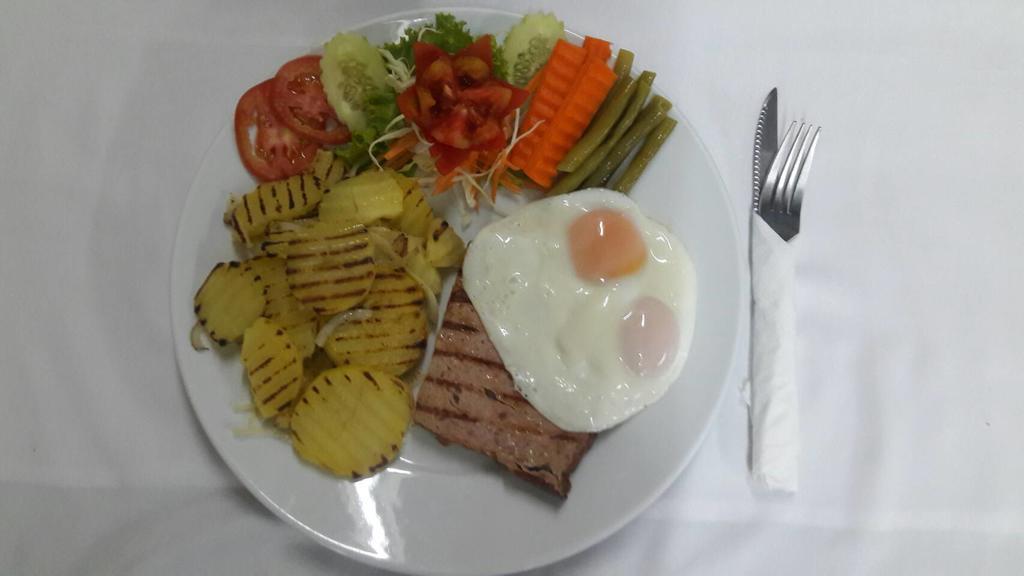 Piccolo Restaurant And Guest House Патая Екстериор снимка