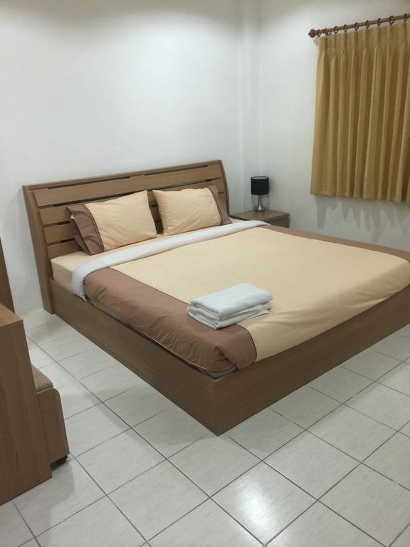 Piccolo Restaurant And Guest House Патая Екстериор снимка